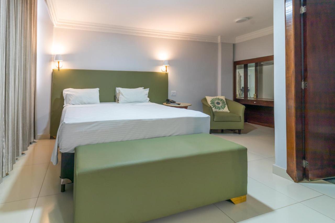 Umuarama Plaza Hotel By Castelo Itaipava Goiânia Esterno foto