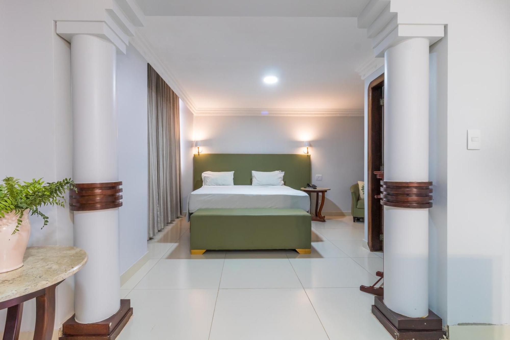 Umuarama Plaza Hotel By Castelo Itaipava Goiânia Esterno foto