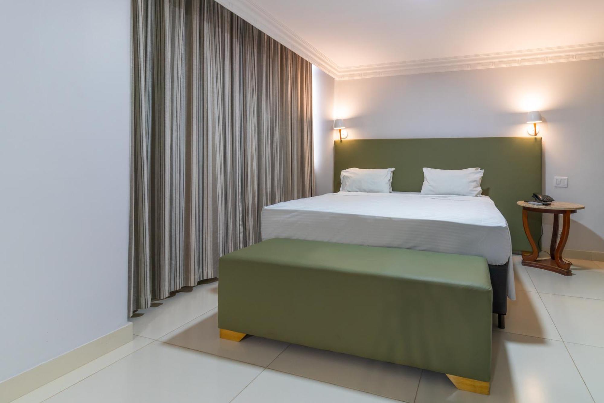 Umuarama Plaza Hotel By Castelo Itaipava Goiânia Esterno foto