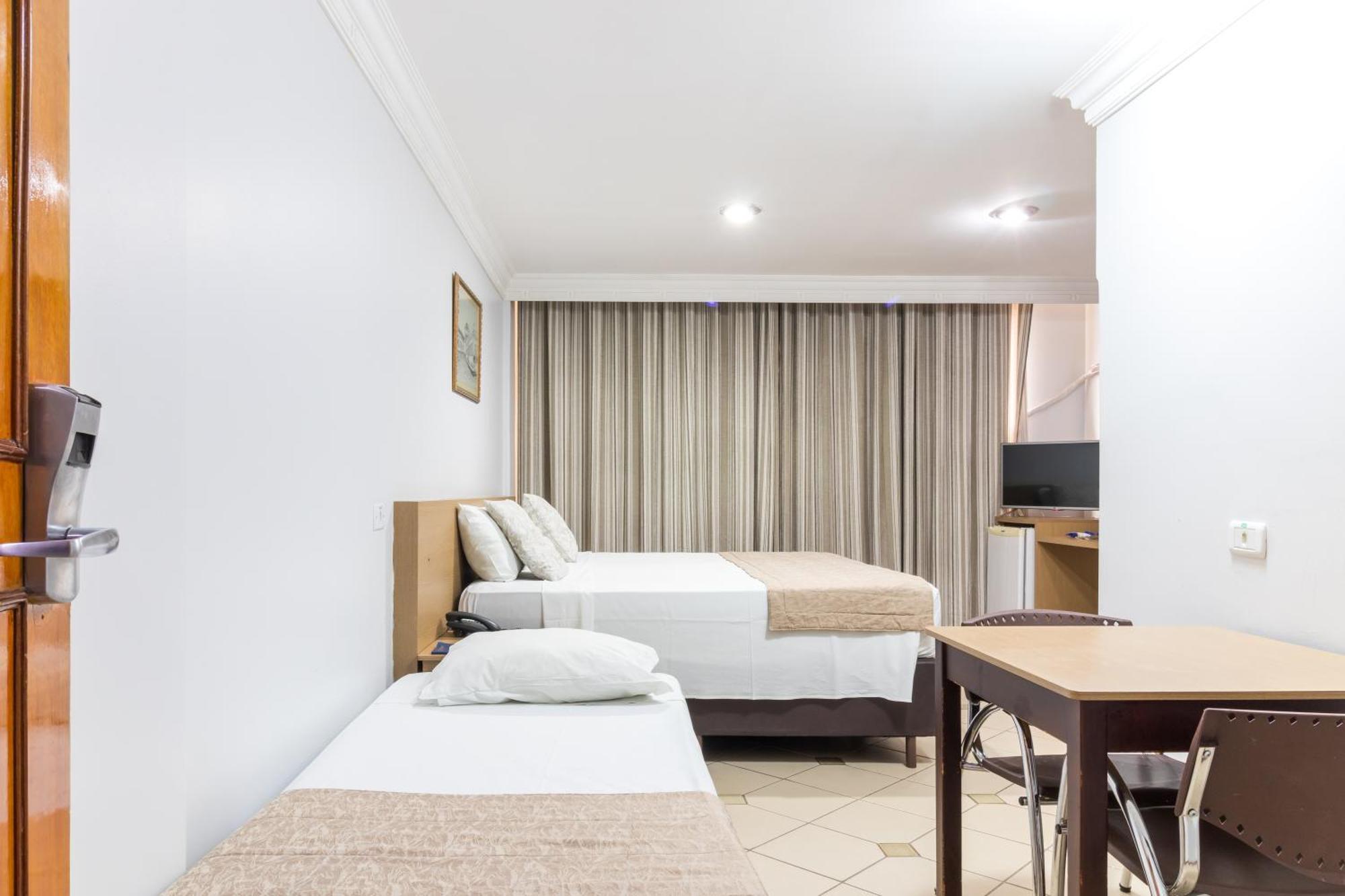 Umuarama Plaza Hotel By Castelo Itaipava Goiânia Esterno foto