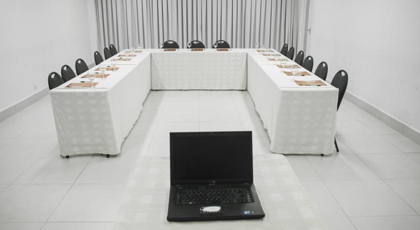 Umuarama Plaza Hotel By Castelo Itaipava Goiânia Esterno foto